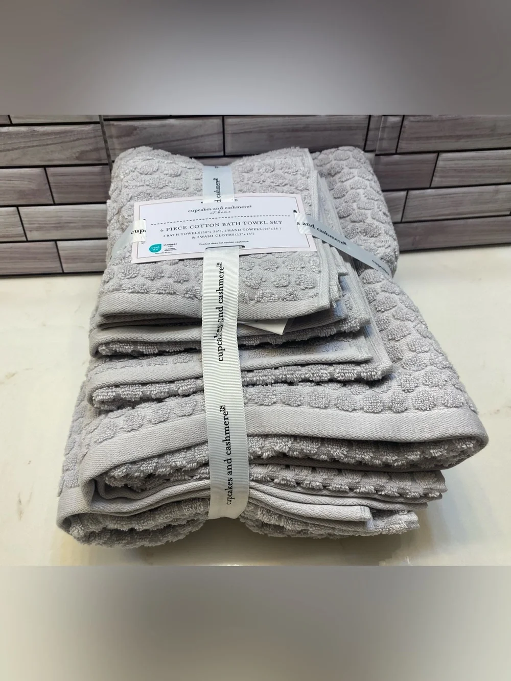 Cupcakes and Cashmere ❤️Polka dot (6) cotton Bath Towel Set  NWT Light Gray